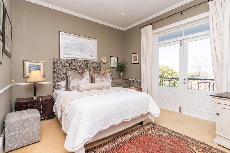 To Let 7 Bedroom Property for Rent in Constantia Western Cape